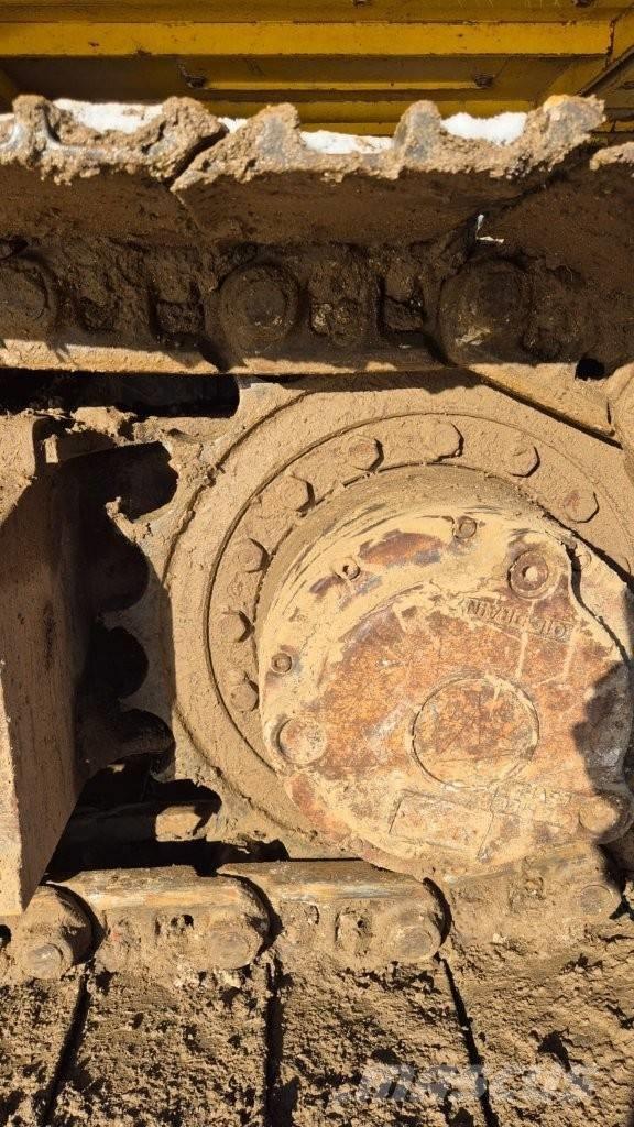 New Holland E 175 B Pelle sur chenilles