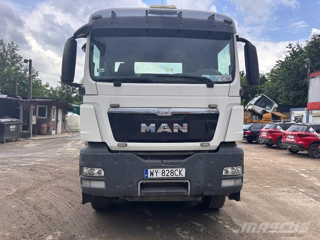 MAN TGS 35.360 8x4 Camion plateau ridelle avec grue
