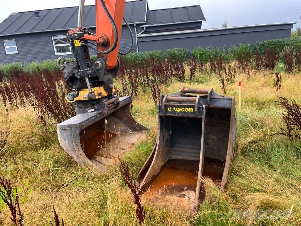 Hitachi ZX 135 US-7 Pelle sur chenilles