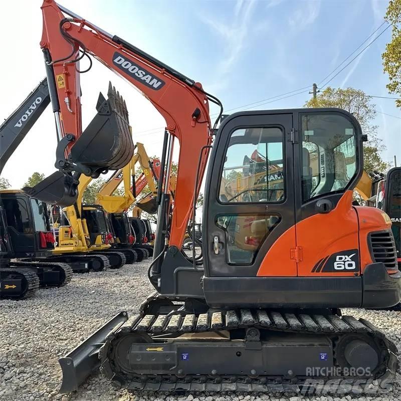 Doosan DX 60 Pelle sur chenilles