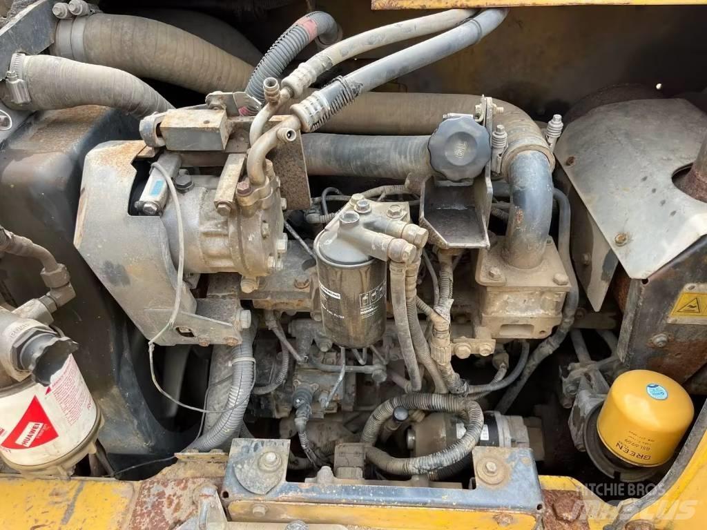 Komatsu PC70-8加长臂 Pelle sur chenilles