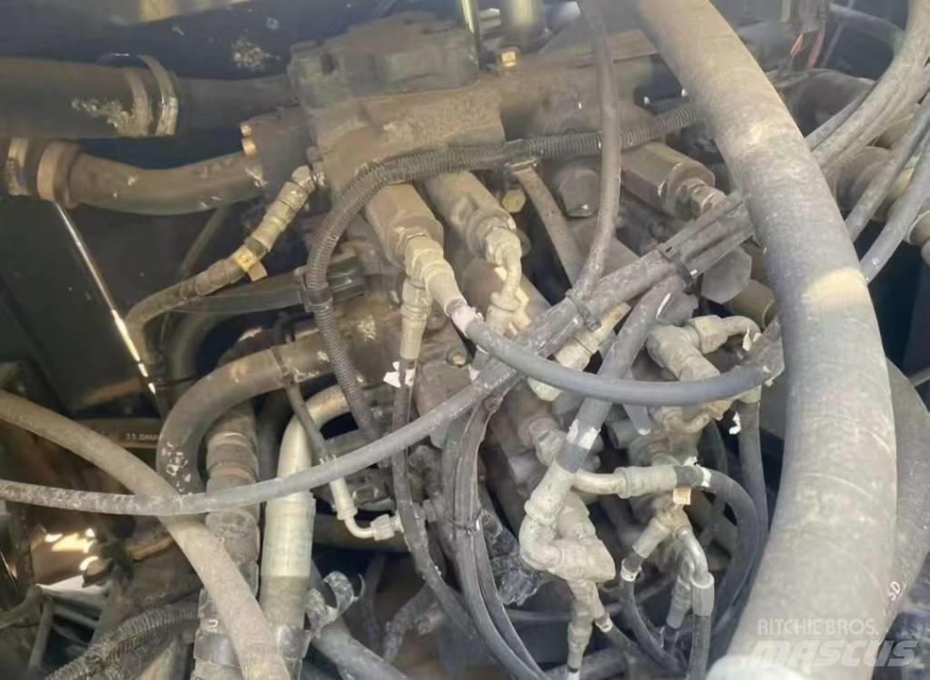 Sumitomo SH240LC Pelle sur chenilles
