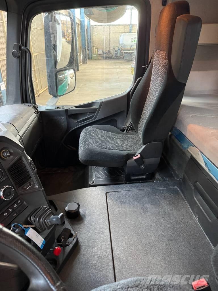 Mercedes-Benz 1845 Tracteur routier