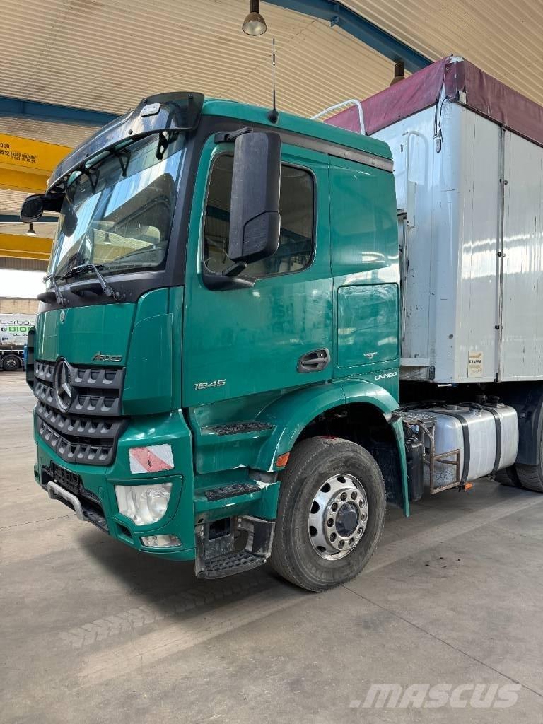 Mercedes-Benz 1845 Tracteur routier