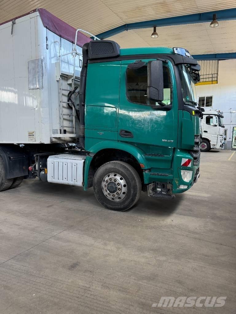 Mercedes-Benz 1845 Tracteur routier