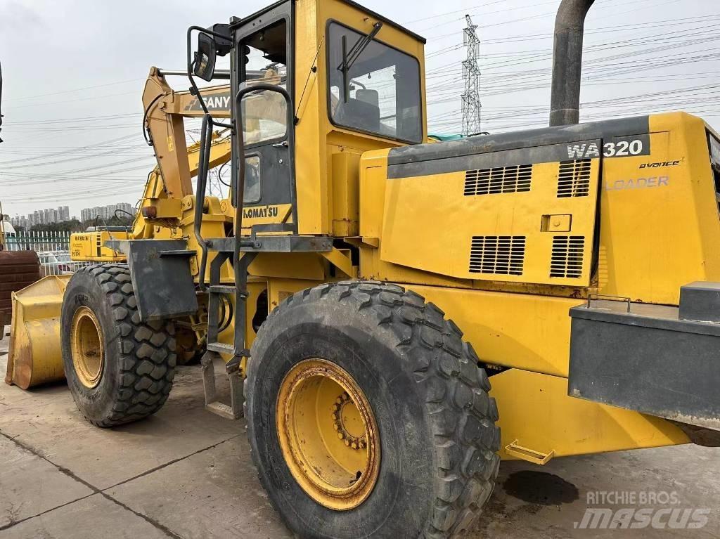 Komatsu WA 320 Chargeuse sur pneus