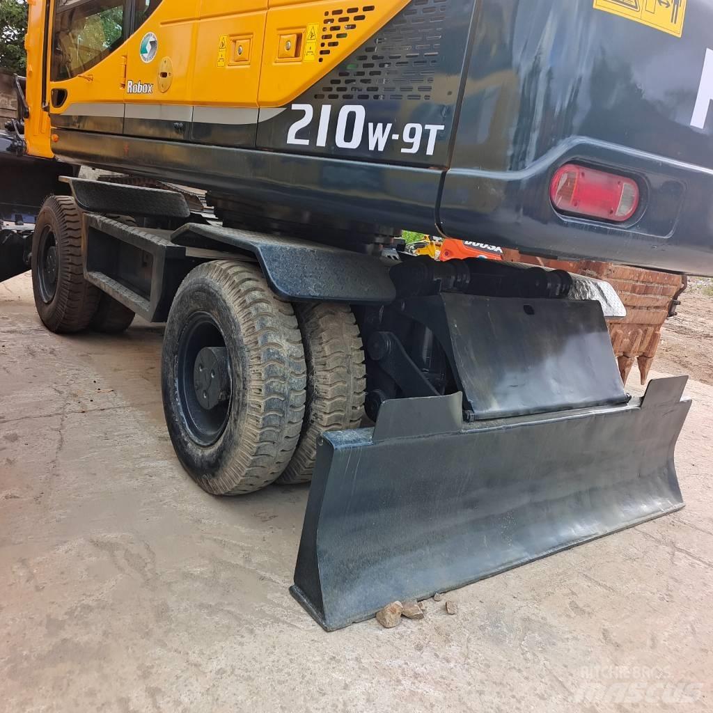 Hyundai 210W-9 Pelle sur pneus