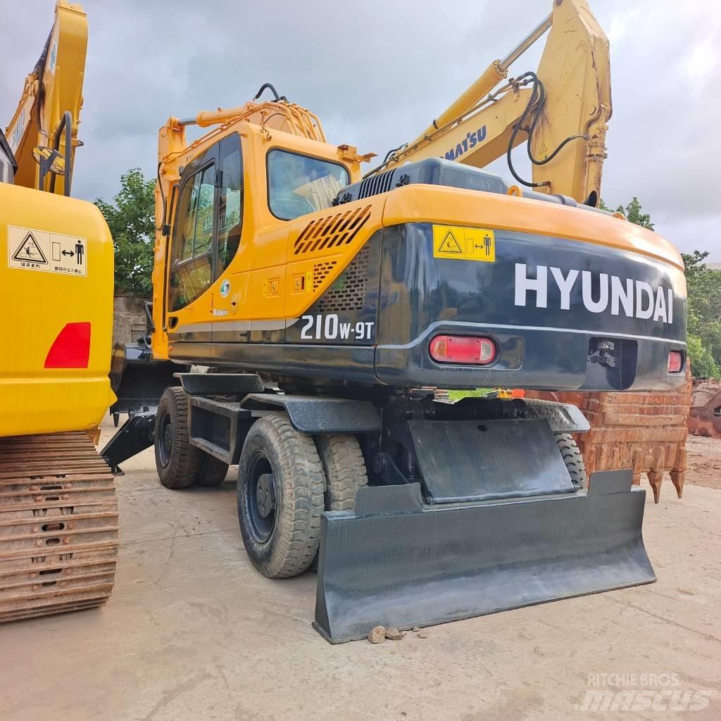 Hyundai 210W-9 Pelle sur pneus