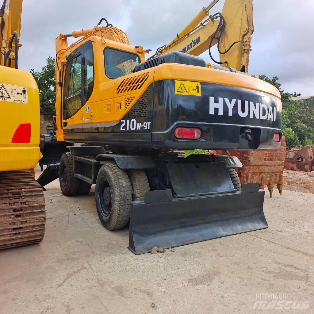 Hyundai 210W-9 Pelle sur pneus