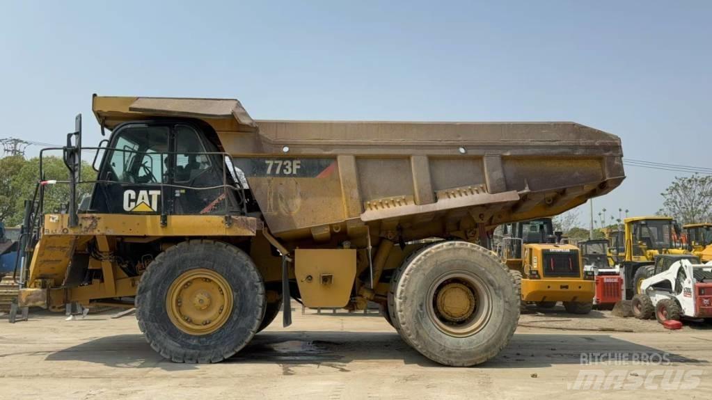 CAT 773 F Tombereau rigide