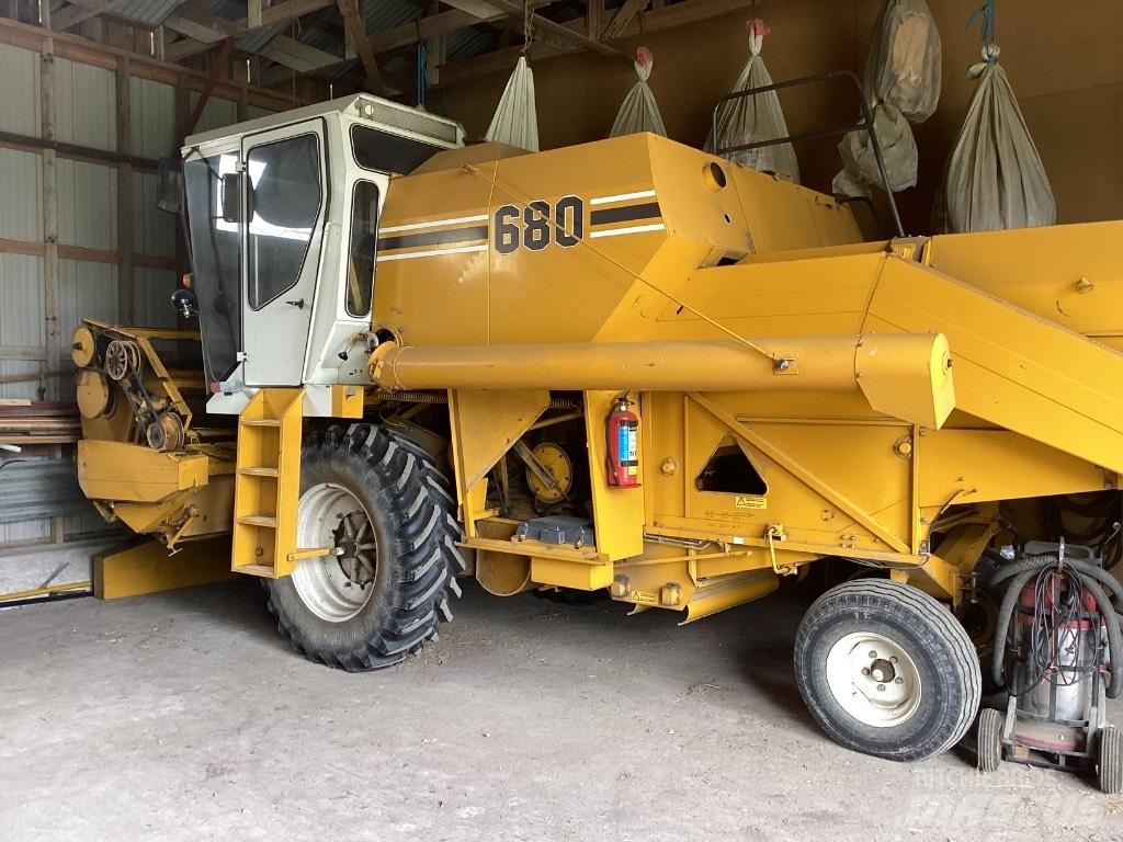 Sampo 680 Moissonneuse batteuse