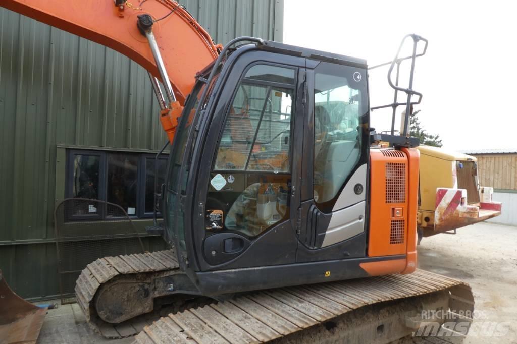 Hitachi ZX 135 US-6 Pelle sur chenilles