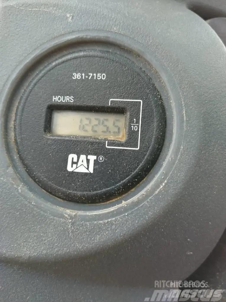 CAT CP 44 Rouleaux monocylindre