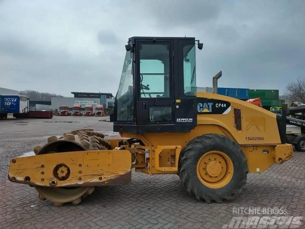 CAT CP 44 Rouleaux monocylindre