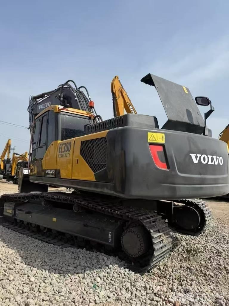 Volvo 300D Pelle sur chenilles