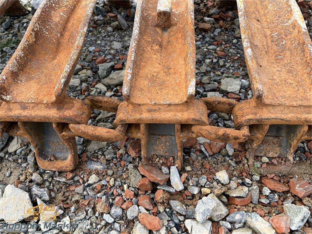 Clark ATF 600x26,5 Chaînes, chenilles