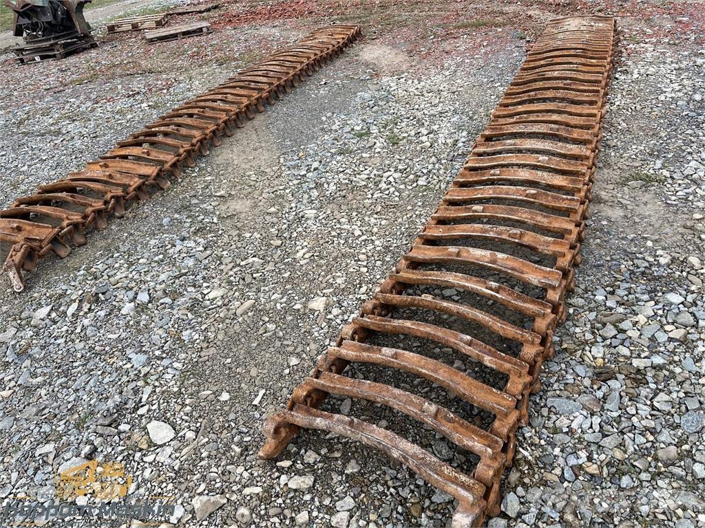 Clark FKF 600x26,5 Chaînes, chenilles