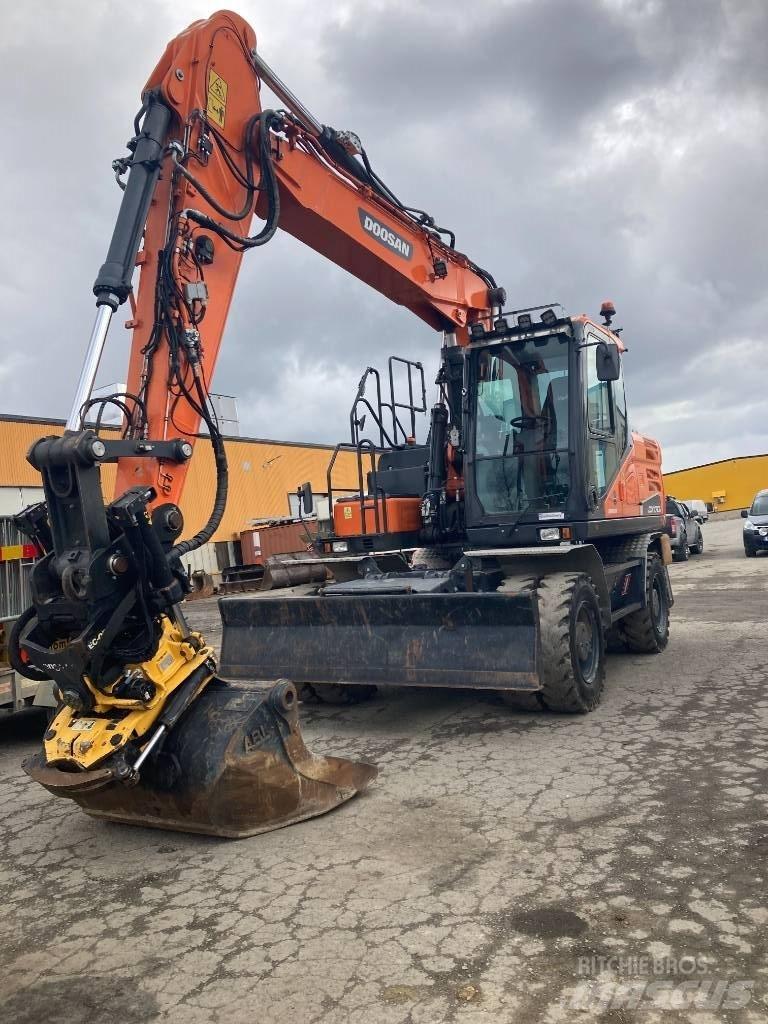 Doosan DX 170 W Pelle sur pneus