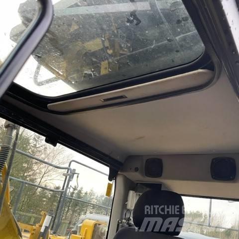 Komatsu PC210 LCI - 10 Tracteur