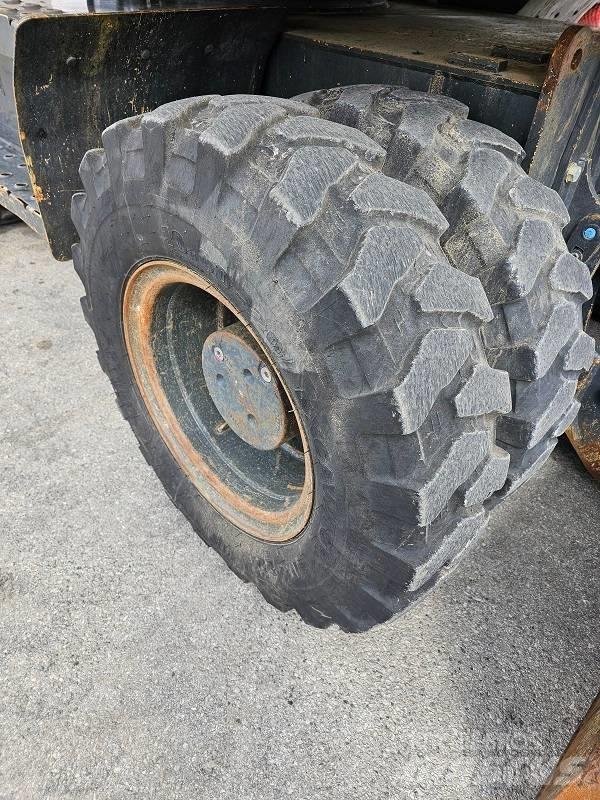 Komatsu PW 148-8 Pelle sur pneus