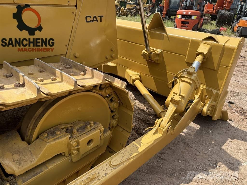 CAT D6G Bouteurs sur chenilles