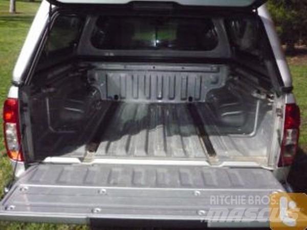 Nissan NAVARA ST-X Utilitaire