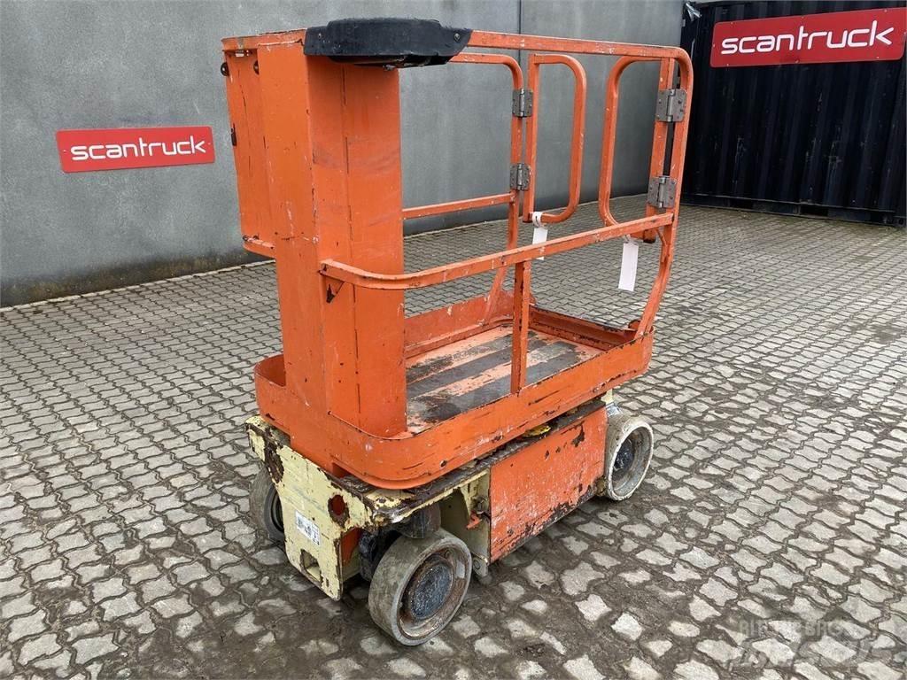 JLG 1230ES Mât vertical