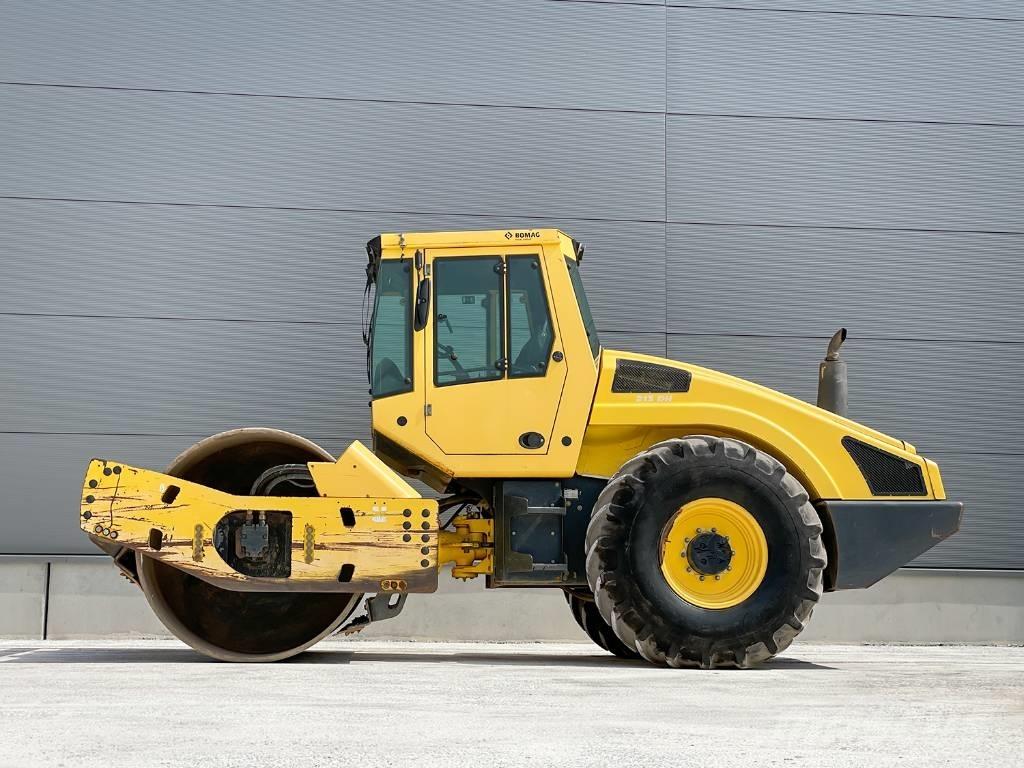Bomag BW 213 DH-4 Rouleaux monocylindre