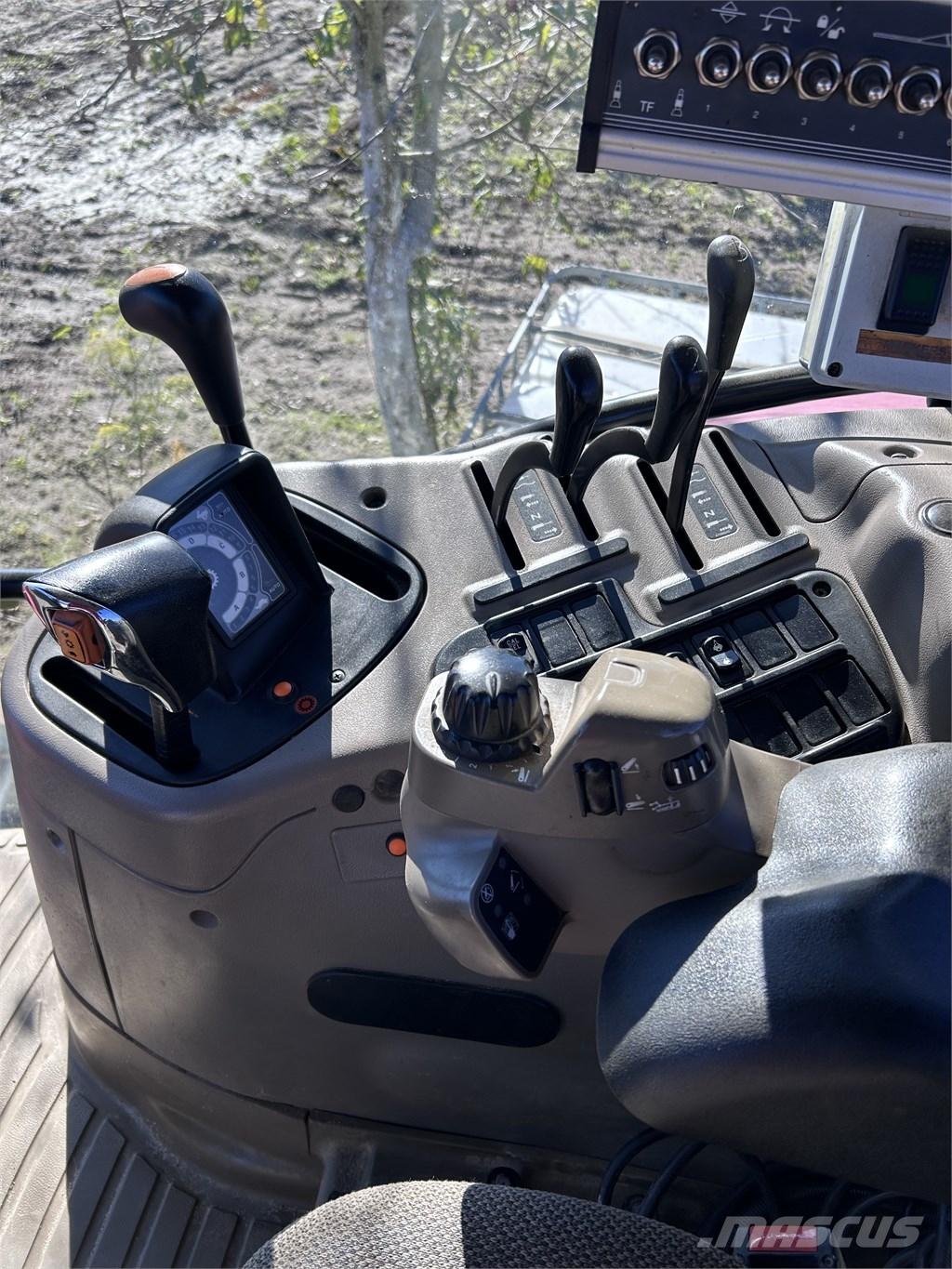 CASE Maxxum 125 Tracteur