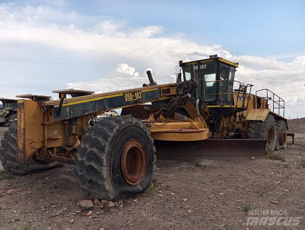 CAT 24 M Niveleuse