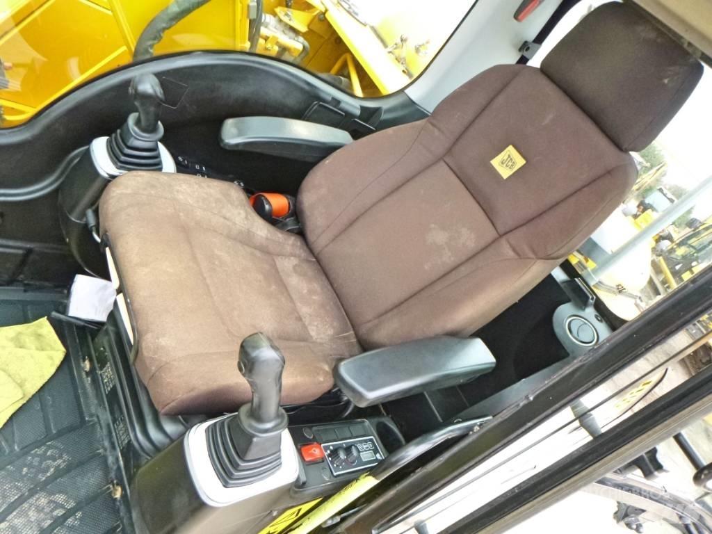 JCB JS 130 LC Pelle sur chenilles