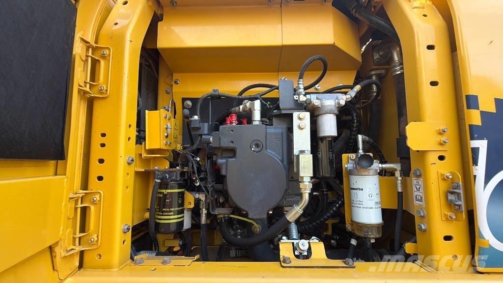 Komatsu HB 215 LC-3 Pelle sur chenilles