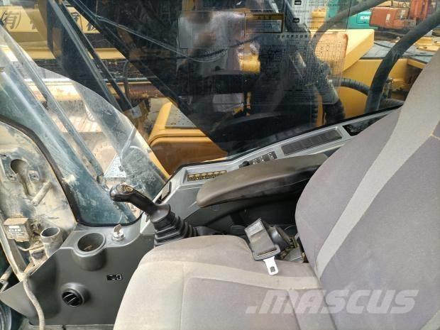 Hyundai 220LC Pelle sur chenilles