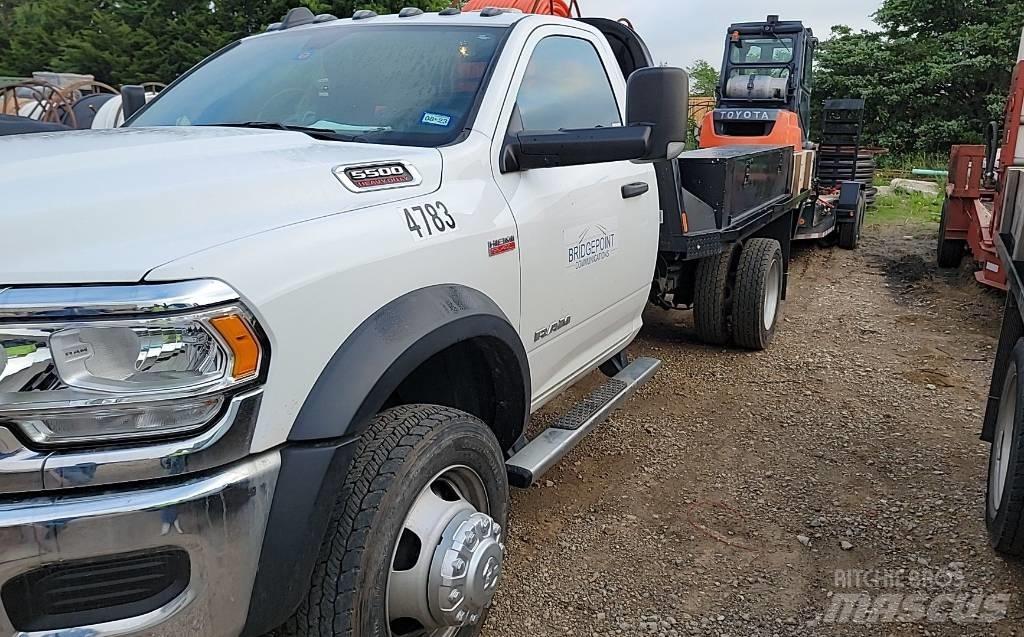 RAM 5500 Camion plateau