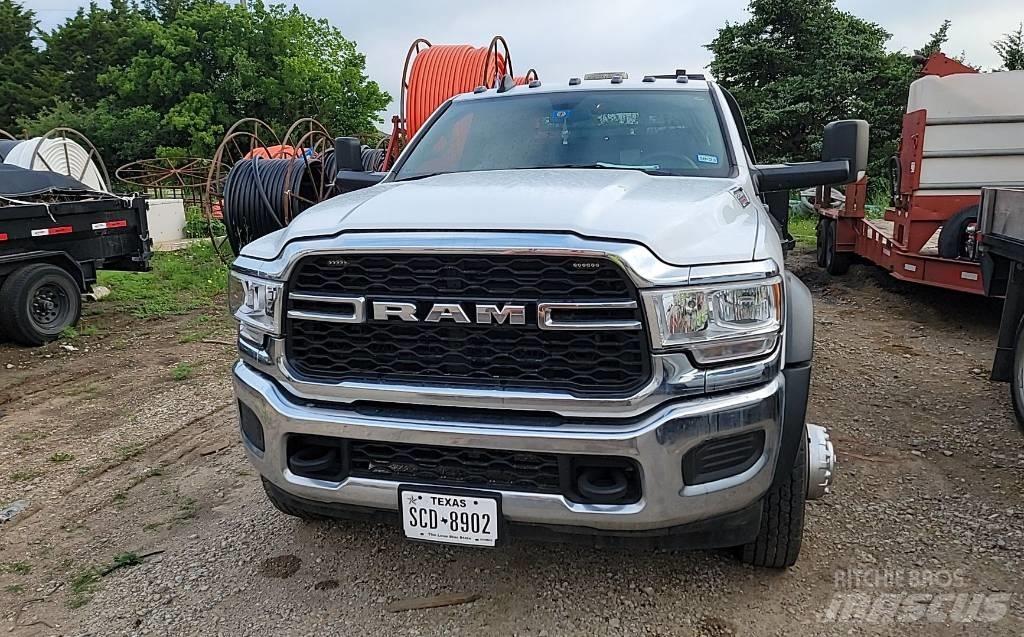 RAM 5500 Camion plateau