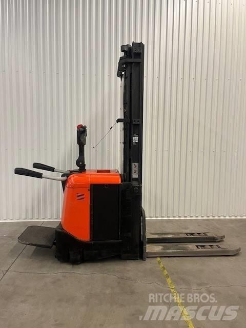 BT SPE 125 L Gerbeur accompagnant