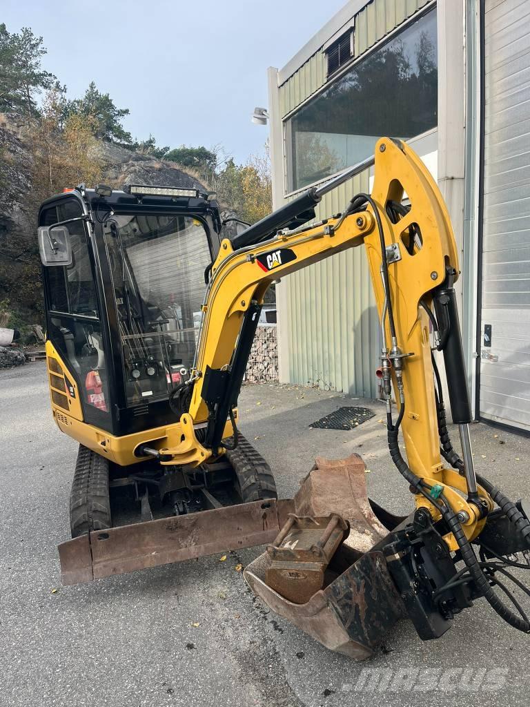 CAT 301.7 D Rototilt Mini pelle < 7t