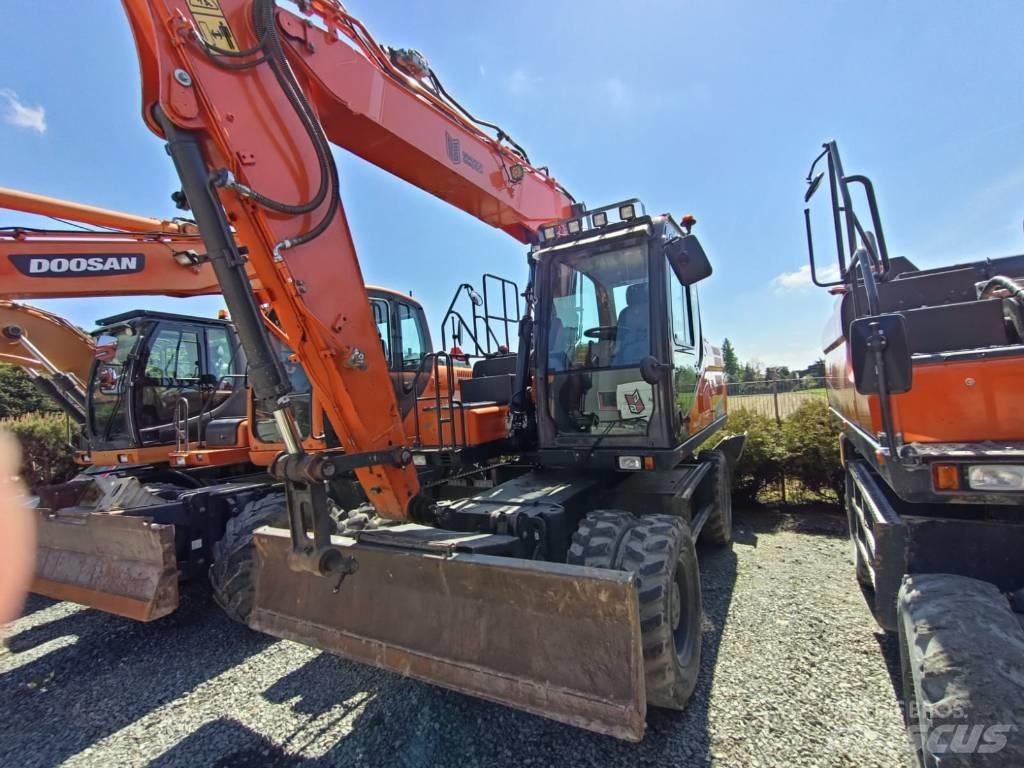 Doosan DX140W-5 Pelle sur pneus