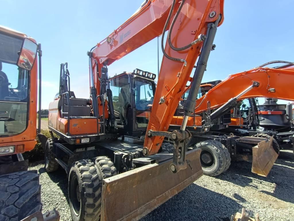Doosan DX140W-5 Pelle sur pneus