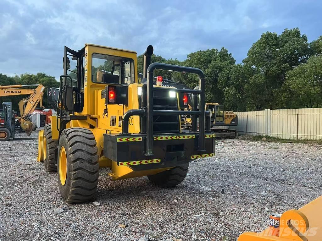 Komatsu WA 320-3 Chargeuse sur pneus
