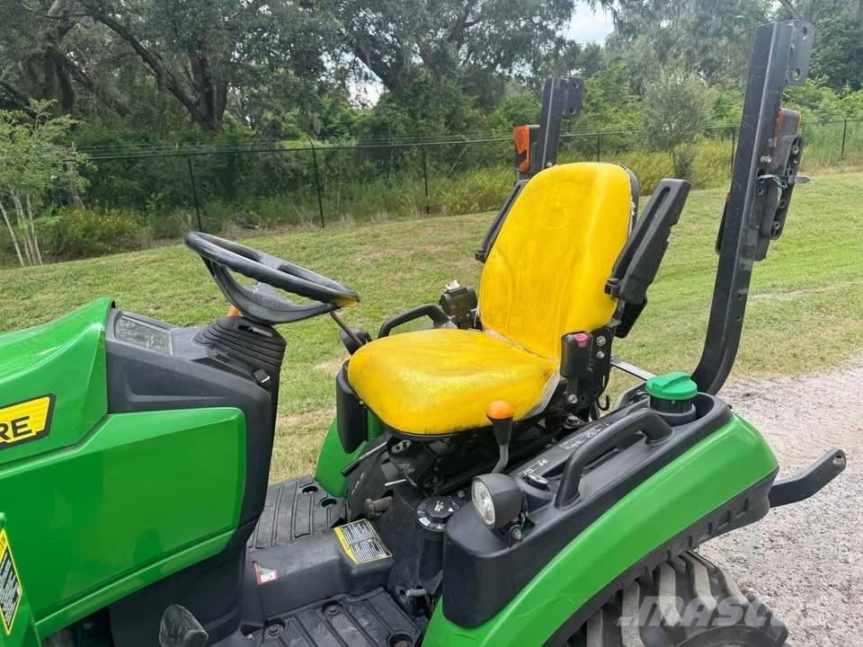 John Deere 1025 R Tracteur