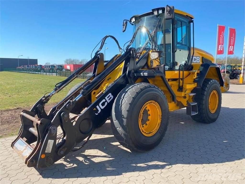 JCB 437 HT Chargeuse sur pneus