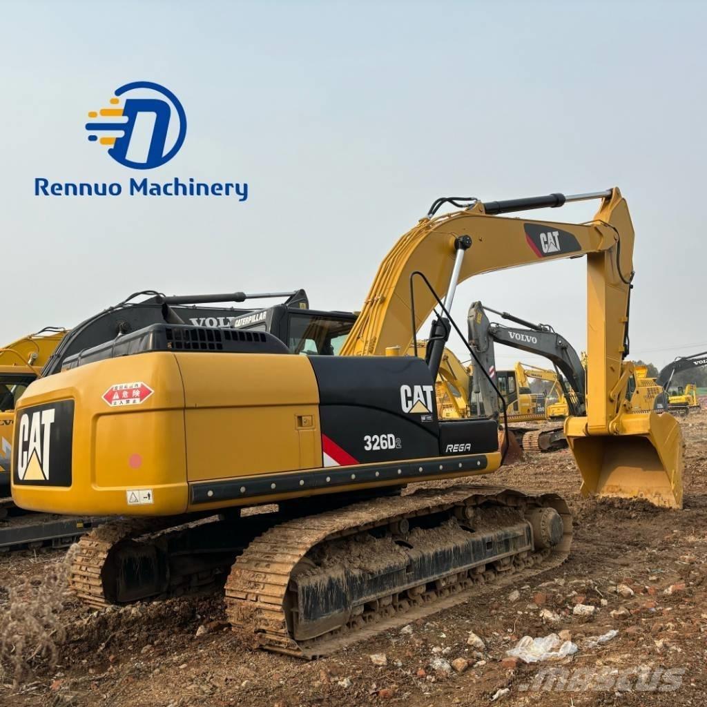 CAT 326D2 Pelle sur chenilles