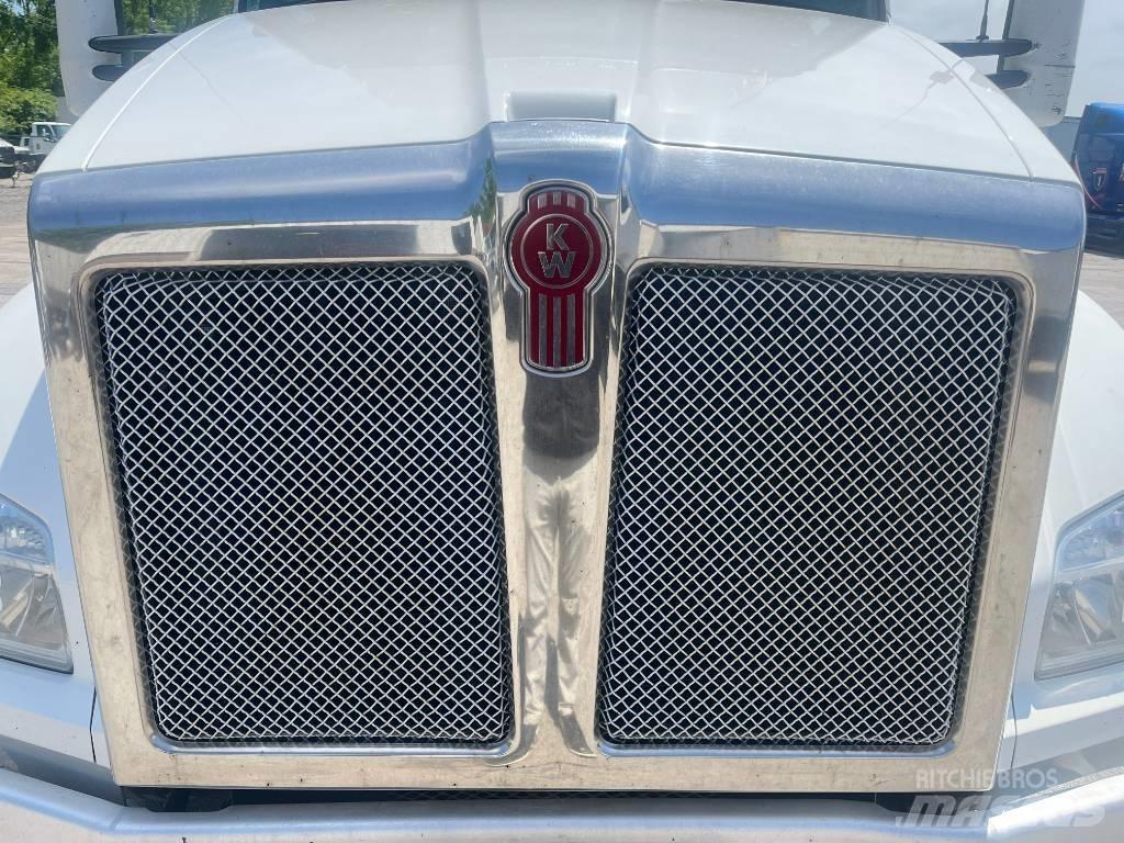 Kenworth T 880 Tracteur routier