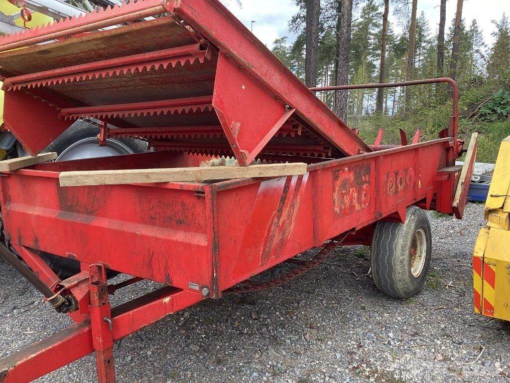 YLÖ 5000 Remorques autochargeuse