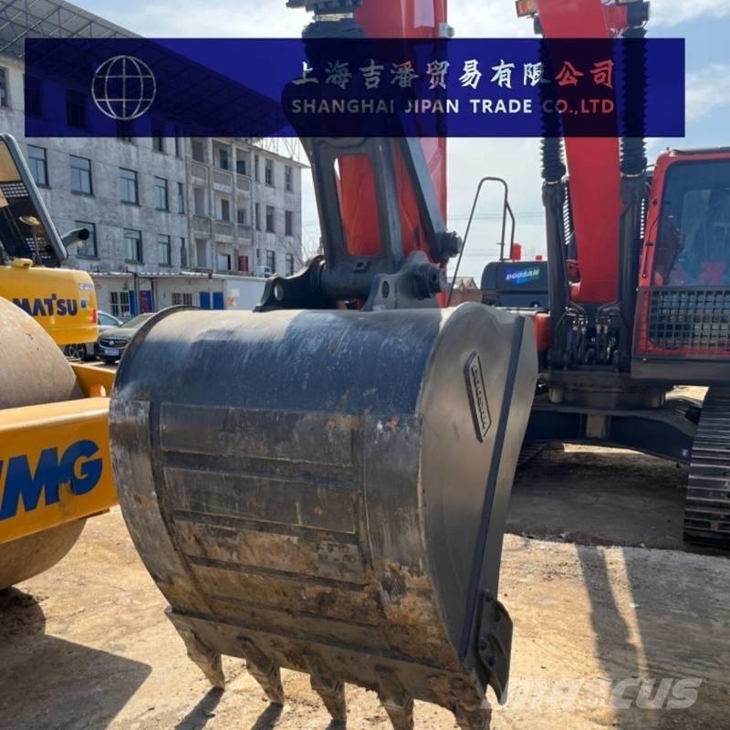 Doosan DX 225 LC Pelle sur chenilles