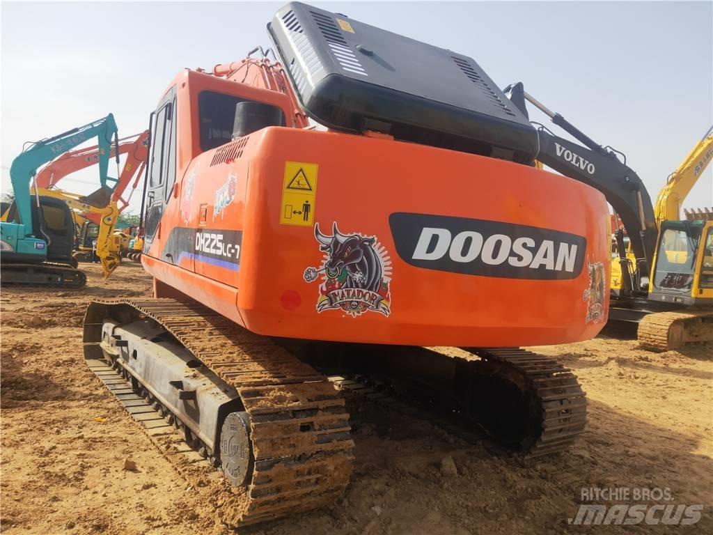 Doosan DH 225 LC-7 Pelle sur chenilles