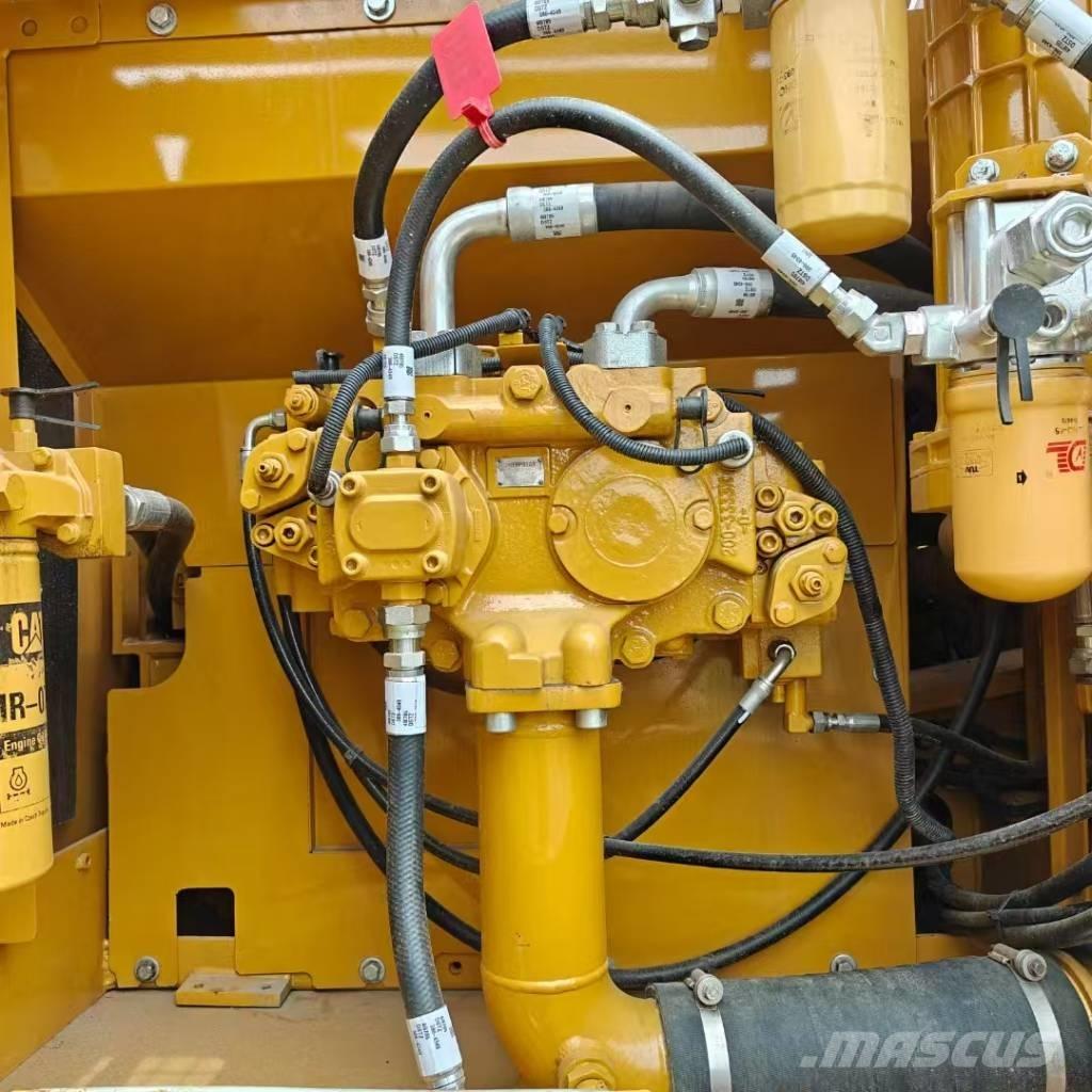 CAT 329 D Pelle sur chenilles