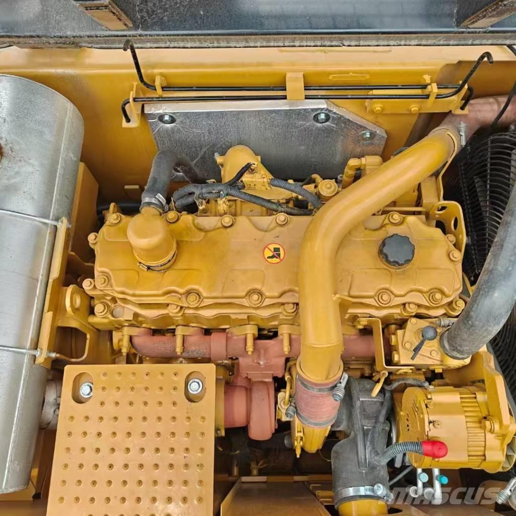 CAT 329 D Pelle sur chenilles