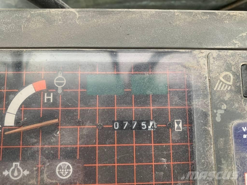 CAT 302.5 Mini pelle < 7t